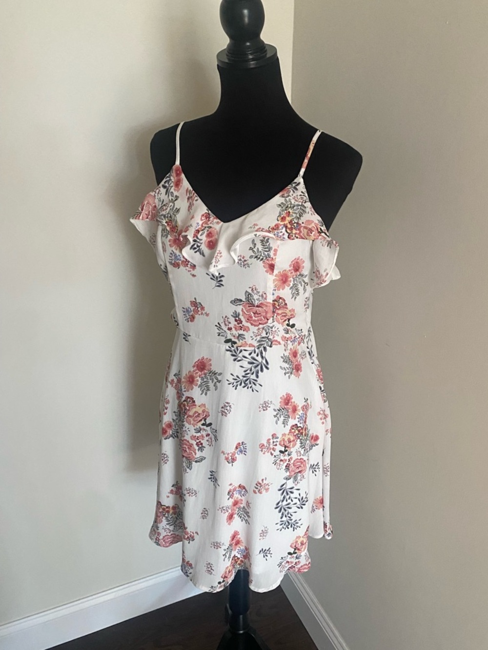 EUC - Doe & Rae Boho Floral Ruffle Mini Dress, Medium